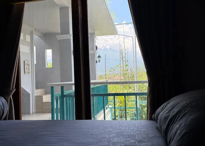 Lili Hostel *